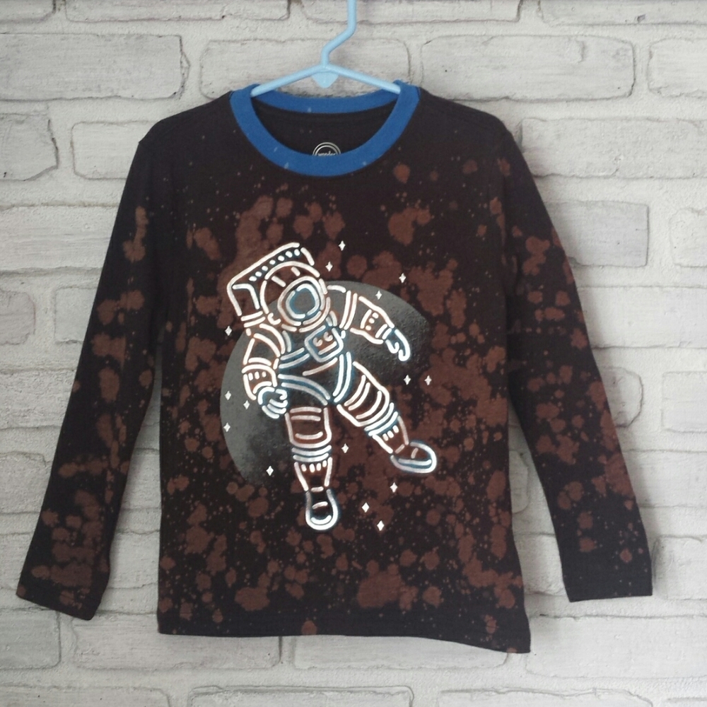 Host Pick NWT Upcycled Boys Hand Bleached Space Astronaut Longsleeve T-Shirt 4-5 - Picture 1 of 5
